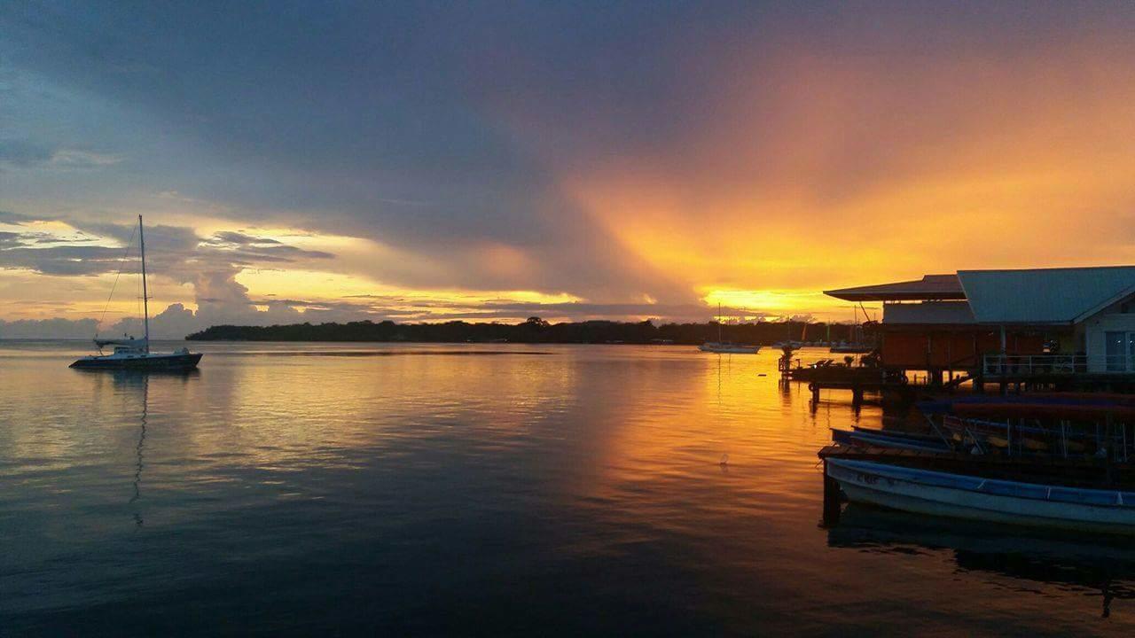 Hostal On The Sea Bocas Town Ngoại thất bức ảnh